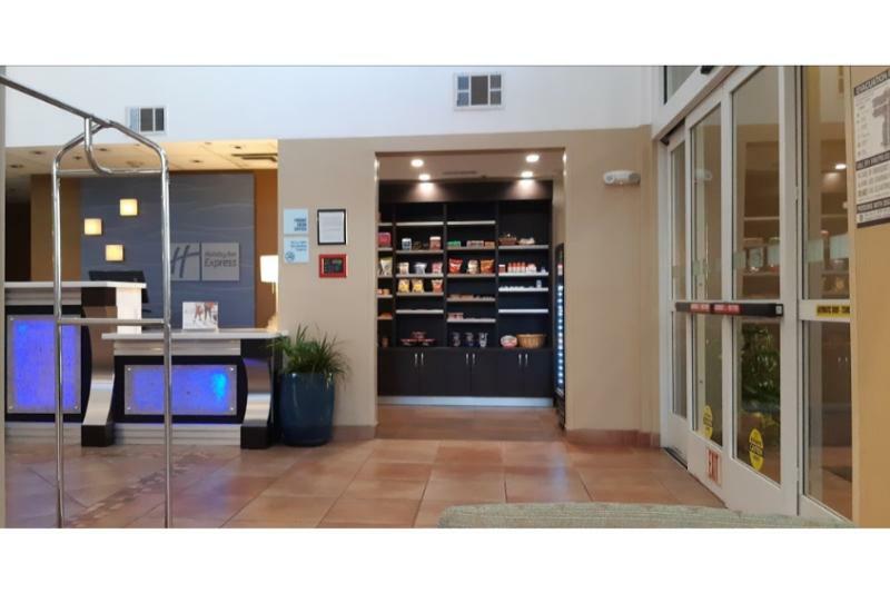 Holiday Inn Express Hotel & Suites Manteca By Ihg Exterior foto
