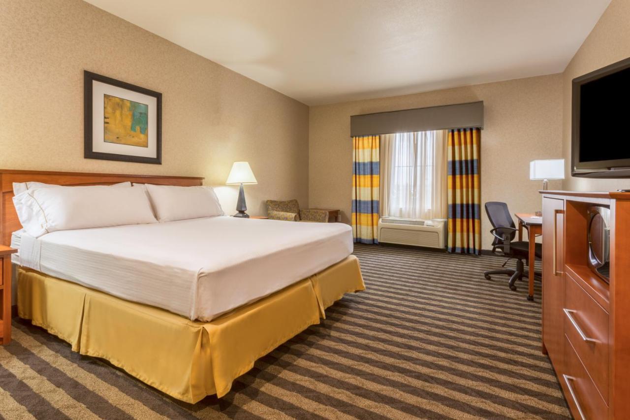 Holiday Inn Express Hotel & Suites Manteca By Ihg Exterior foto